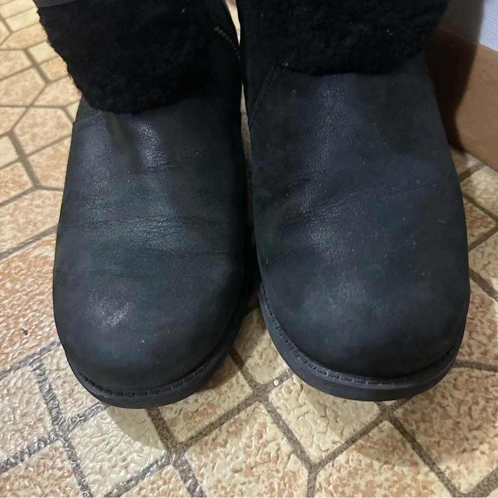 UGG Australia Blayre II Black Leather Fur Boots‎ Womens Size 7